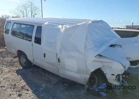 2001 Ford E-350 Super Duty Xl/Xlt z USA, uszkodzony, nr VIN 1FBSS31L41HA75854